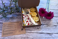 Load image into Gallery viewer, Fruit Design DIY Beeswax Food Wrap Kit
